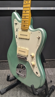 Gear Hunter | Fender Jazzmaster Mystic Surf Green